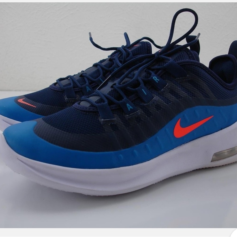 New Without Tags or Box Youth Nike Kids Navy and Bright Red Sneaker Size 6Y